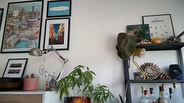 MikymikeBBWD online show from November 26, 2025, 11:10 am