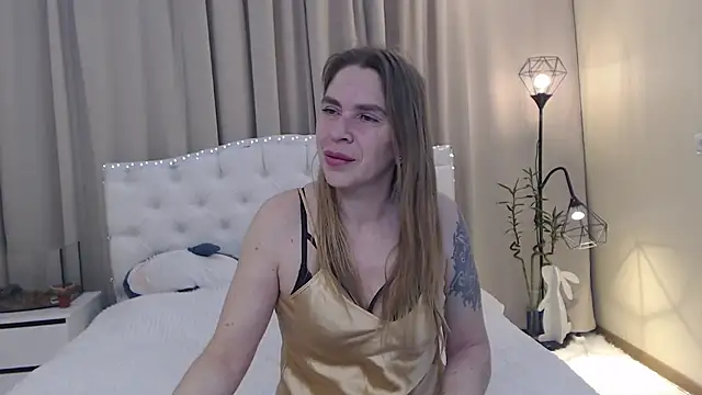 Snapshot of TessaDaybreak chatting on May 9, 2026, 7:56 am TessaDaybreak online show from May 9, 2026, 7:56 am