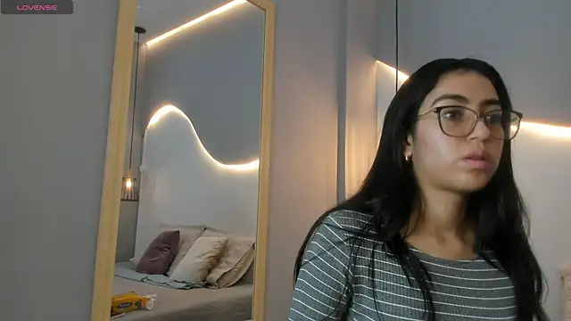 lucelly 15 online show from October 13, 2025, 11:45 am