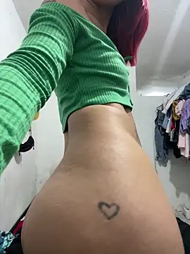 Snapshot of Dulce-sexy chatting on October 9, 2025, 9:15 pm Dulce-sexy online show from October 9, 2025, 9:15 pm