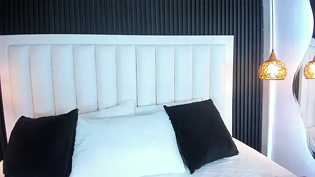 EmilyCortex online show from November 27, 2025, 5:35 pm