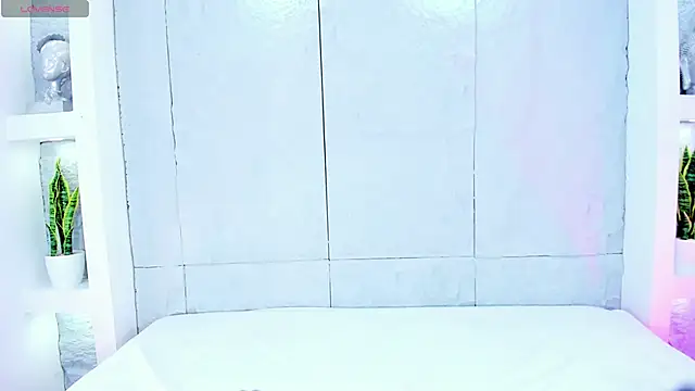 MiaMistrex online show from October 15, 2025, 4:44 am