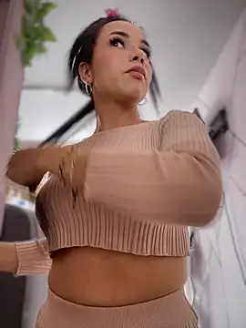 Naatalia online show from November 28, 2025, 6:19 pm