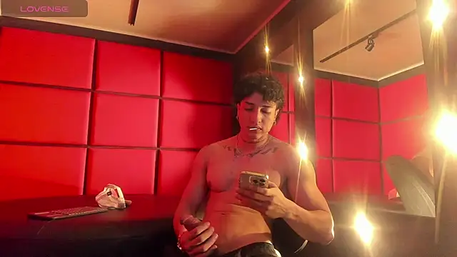 KaryBig3 online show from March 7, 2025, 4:13 am