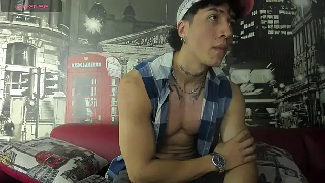 KaryBig3 online show from March 4, 2025, 4:27 am