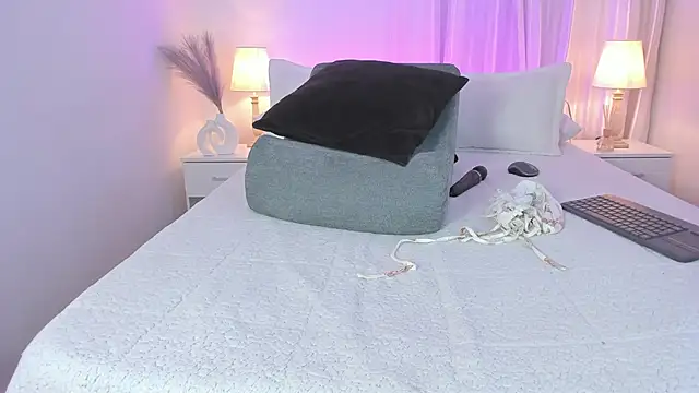 Elizabeth sarmiento online show from March 15, 2025, 1:19 am