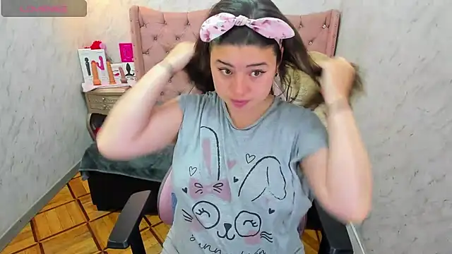 Snapshot of Lianngrace chatting on November 21, 2025, 2:38 pm Lianngrace online show from November 21, 2025, 2:38 pm