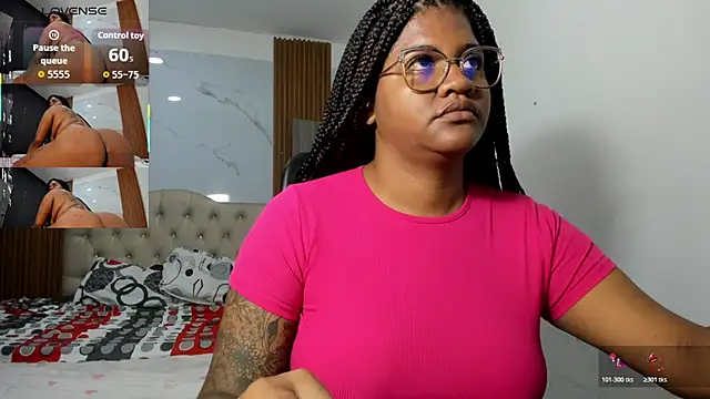 Snapshot of ZahraRose chatting on July 18, 2026, 12:36 pm ZahraRose online show from July 18, 2026, 12:36 pm