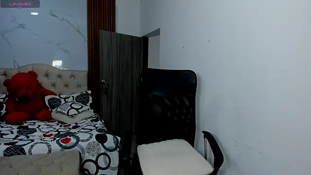 ZahraRose online show from March 16, 2026, 5:48 pm