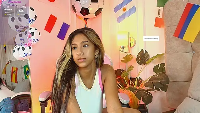 JasmineRoss 1 online show from July 4, 2026, 6:34 pm