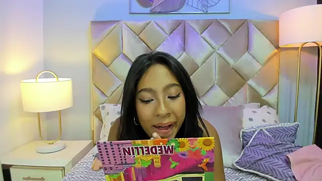 JasmineRoss 1 online show from March 11, 2025, 1:16 am