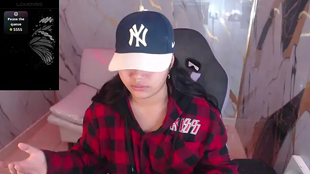 melany rouse18 online show from December 5, 2025, 1:10 pm