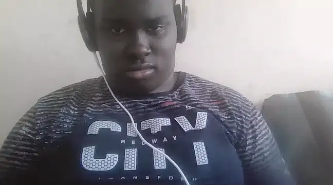 Akawsijunior21 online show from March 3, 2025, 10:52 pm