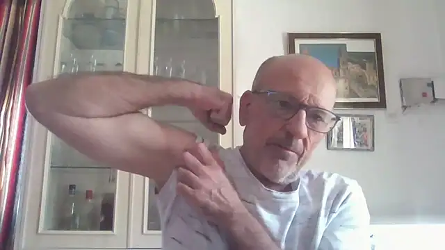 llopaco online show from October 7, 2025, 10:05 am