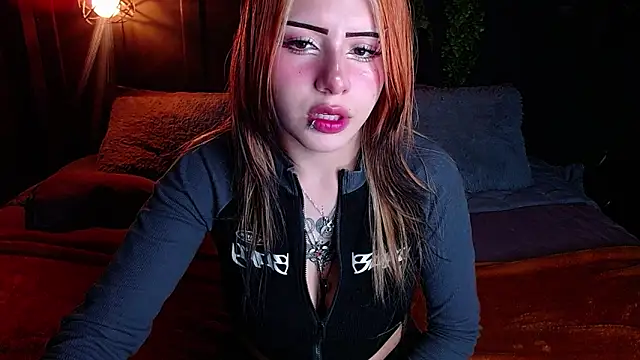 fyreandfox  online show from June 7, 2026, 8:14 pm