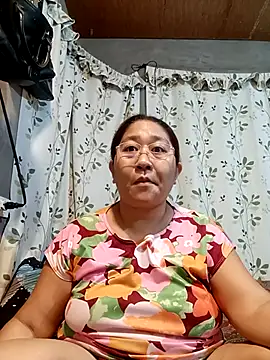 hotchubby88 online show from October 7, 2025, 12:00 am