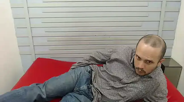 JhonTorres018 online show from March 1, 2025, 10:21 pm