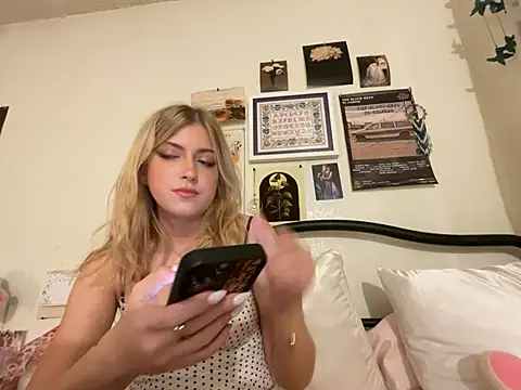 sinfulblonde1 online show from February 20, 2025, 3:23 am