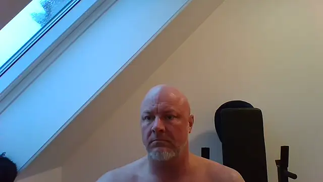 Lucifer29cm online show from November 10, 2025, 7:35 am