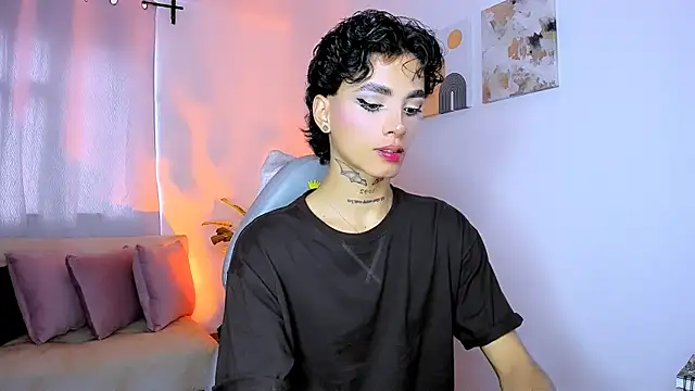 nilam valker online show from April 7, 2026, 8:32 pm