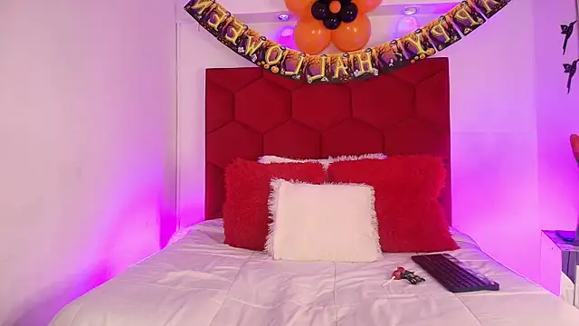 LoreleyNovoa online show from October 8, 2025, 3:30 am