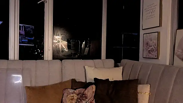 Ivanna West online show from December 3, 2025, 10:03 am