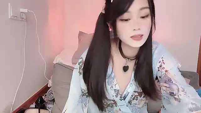 yueyue2003 online show from February 28, 2025, 6:09 pm