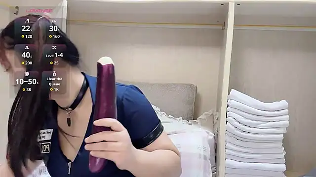 yueyue2003 online show from March 6, 2026, 12:55 pm