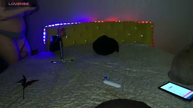 kali rosess online show from November 28, 2025, 1:06 am