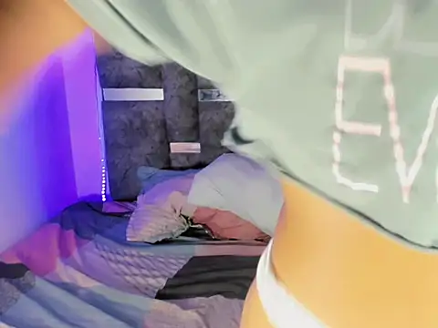 Snapshot of cherry_crushx chatting on March 3, 2026, 1:34 am cherry crushx online show from March 3, 2026, 1:34 am