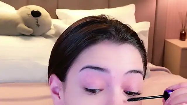 Alice Deleon online show from November 24, 2025, 6:13 am