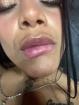 Emily sharlot online show from December 21, 2025, 6:04 am