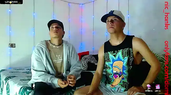 Snapshot of Dominic_hanks777 chatting on February 19, 2025, 6:33 am Dominic hanks777 online show from February 19, 2025, 6:33 am