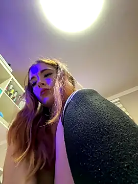 sexymelli18 online show from October 10, 2025, 7:15 pm