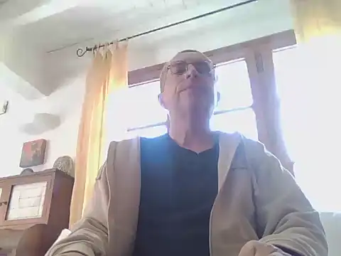 Snapshot of Xavspank2 chatting on April 1, 2026, 12:28 pm Xavspank2 online show from April 1, 2026, 12:28 pm