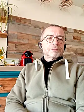 Snapshot of Xavspank2 chatting on March 31, 2026, 9:22 am Xavspank2 online show from March 31, 2026, 9:22 am