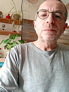 Snapshot of Xavspank2 chatting on March 13, 2026, 3:28 pm Xavspank2 online show from March 13, 2026, 3:28 pm