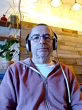 Snapshot of Xavspank2 chatting on March 10, 2026, 10:41 am Xavspank2 online show from March 10, 2026, 10:41 am