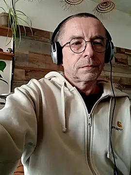 Snapshot of Xavspank2 chatting on March 26, 2026, 2:48 pm Xavspank2 online show from March 26, 2026, 2:48 pm