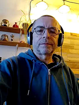 Snapshot of Xavspank2 chatting on February 2, 2026, 10:14 am Xavspank2 online show from February 2, 2026, 10:14 am