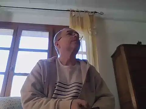 Snapshot of Xavspank2 chatting on April 5, 2026, 7:48 am Xavspank2 online show from April 5, 2026, 7:48 am