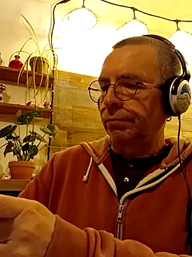 Snapshot of Xavspank2 chatting on March 15, 2026, 7:10 pm Xavspank2 online show from March 15, 2026, 7:10 pm