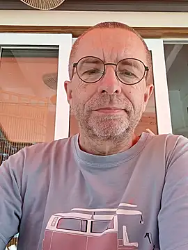 Xavspank2 online show from June 16, 2026, 7:41 am