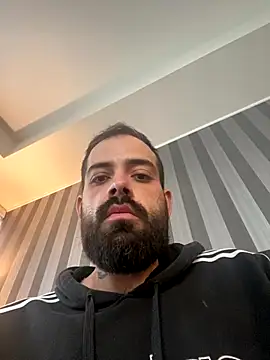 guccititi online show from November 4, 2025, 5:28 pm