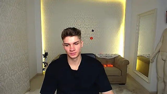 MaxKaiden online show from October 20, 2025, 5:09 am