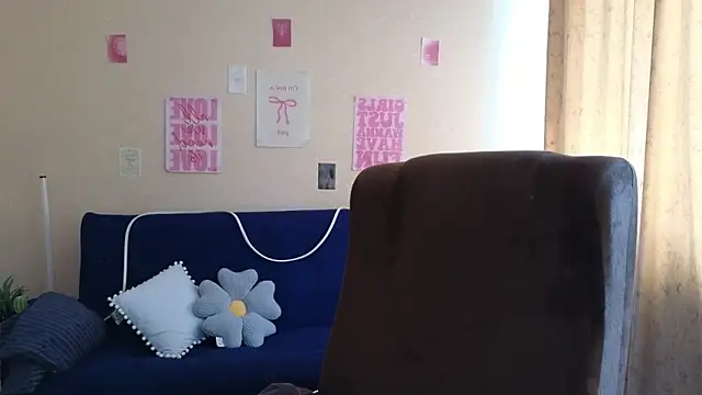Snapshot of Sandra_Snowflake chatting on May 8, 2026, 12:09 pm Sandra Snowflake online show from May 8, 2026, 12:09 pm