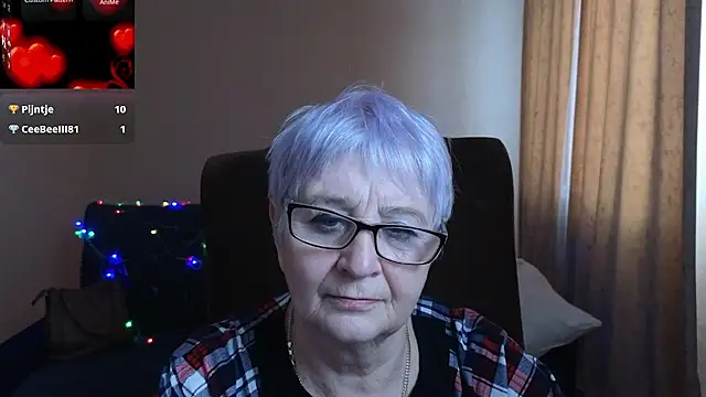 Snapshot of Sandra_Snowflake chatting on February 20, 2026, 6:19 am Sandra Snowflake online show from February 20, 2026, 6:19 am