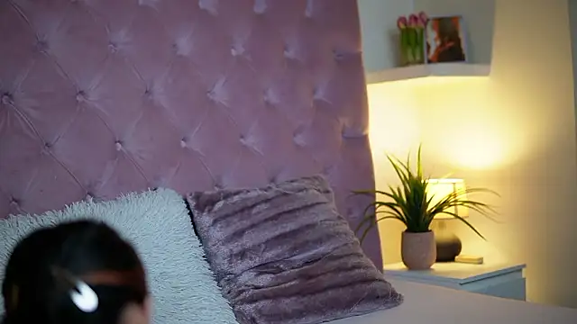 MaiaMini online show from February 23, 2026, 9:59 pm