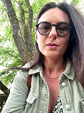 Snapshot of AvaFlowers6 chatting on May 6, 2026, 10:52 am AvaFlowers6 online show from May 6, 2026, 10:52 am