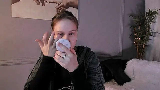 Snapshot of Rada_Woods chatting on March 12, 2025, 5:46 am Rada Woods online show from March 12, 2025, 5:46 am